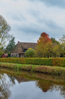 Geleneksel Hollanda çiftlik evi