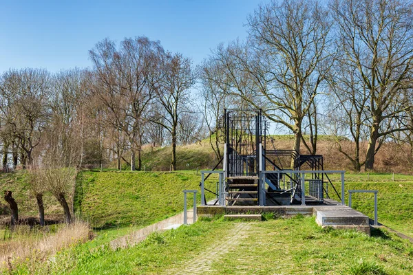 Historické sluice Fort Everdingen v Nizozemsku — Stock fotografie