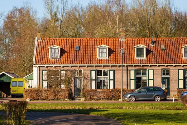 Fila de casas históricas Veenhuizen na Holanda — Fotografia de Stock