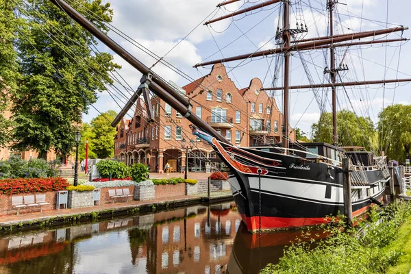 Vissersdorp Papenburg in Nedersaksen in Duitsland — Stockfoto