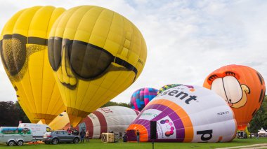 barneveld, Hollanda - Ağustos 28: ta renkli Hava balonlar