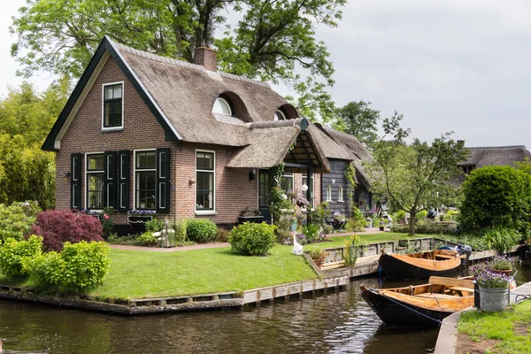 Будинок у gierhoorn, Нідерланди — стокове фото