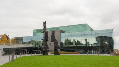Müzikhol Helisnki Finlandiya Musikkitalo girişi