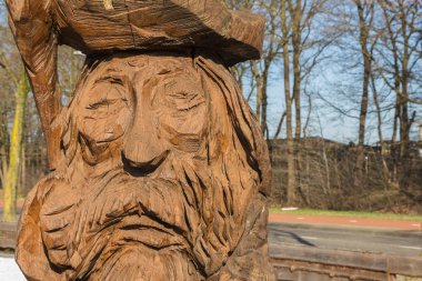 Ahşap erkek figürü