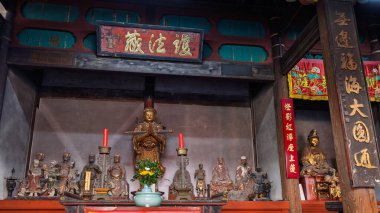 Nagasaki, Japonya - 22 Mart 2025: Japonya Nagasaki 'deki Sofuku-ji tapınağının ulusal hazinesi