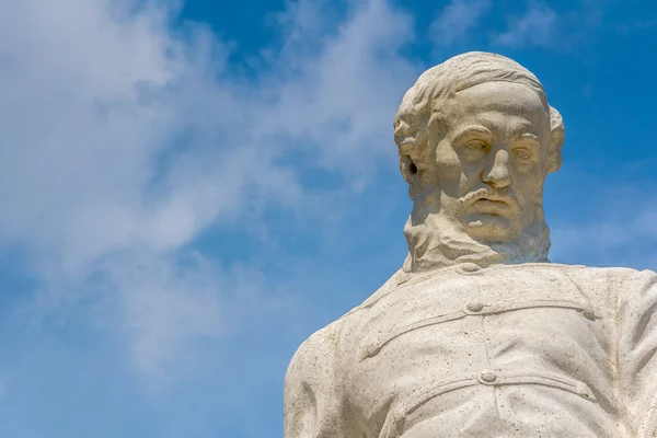 Monument opgedragen aan de voormalige Hongaarse Minister-president Lajos Kossuth in Boedapest — Stockfoto