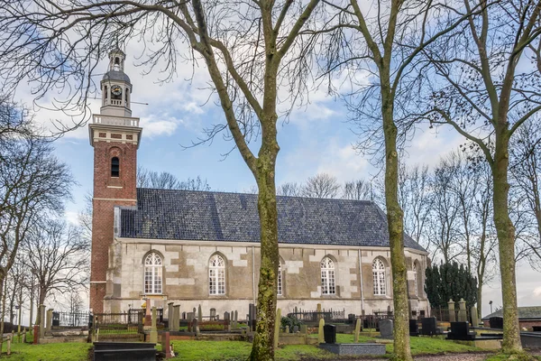 Igreja protestante em Tjamsweer nos Países Baixos — Fotografia de Stock