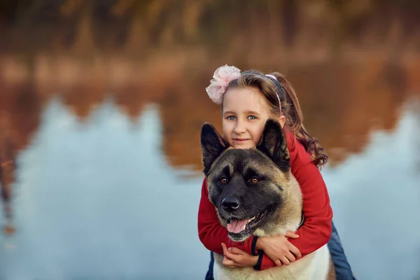 Fille Jouer Été Avec Son Chien — Photo