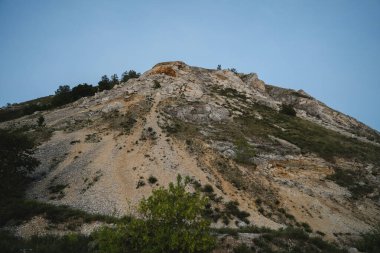 Bozkırlarda tek bir dağ Shihan 'ı, soda üreticisi.