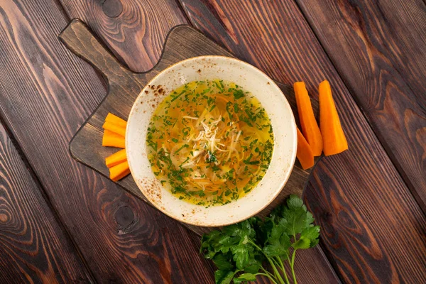 Macarrão Sopa Uma Chapa Profunda Com Croutons Caldo Galinha Amarelo — Fotografia de Stock