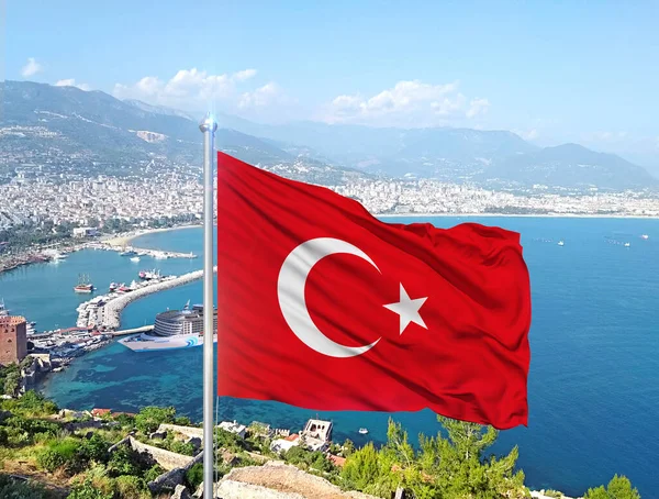 土耳其Alanya海港 土耳其国旗 — 图库照片