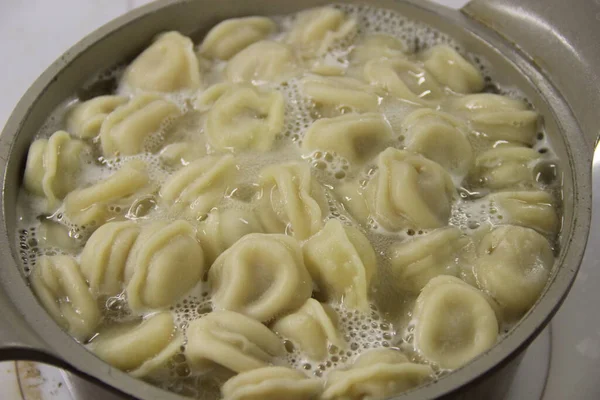 Zelfgemaakte Knoedels Worden Gekookt Een Pan — Stockfoto