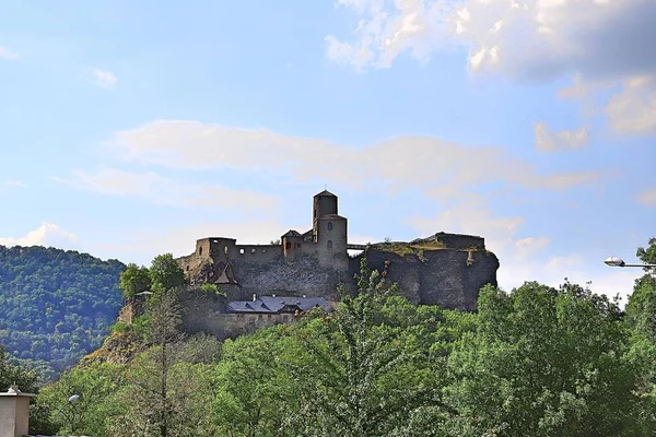 Castelo Medieval Topo Penhasco Alto — Fotografia de Stock