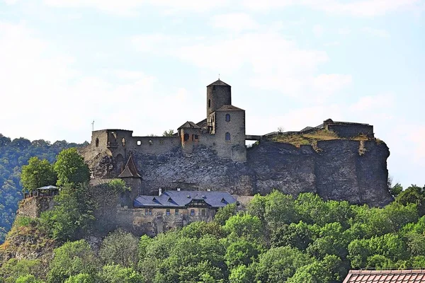 Castelo Medieval Topo Penhasco Alto — Fotografia de Stock