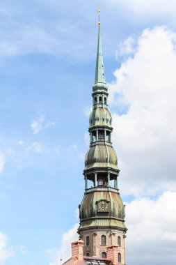 Büyük Eski Kilise Kulesi. Fotoğraf Avrupa, Letonya 'da çekildi.