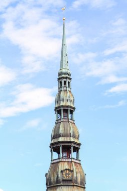 Büyük Eski Kilise Kulesi. Fotoğraf Avrupa, Letonya 'da çekildi.