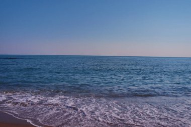 Deniz manzarası, deniz ve dalgalar.