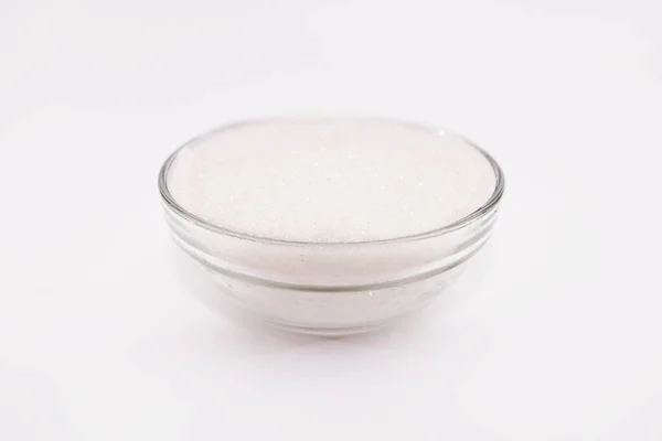 Cukier Piasek Szklanej Misce Białym Tle — Zdjęcie stockowe