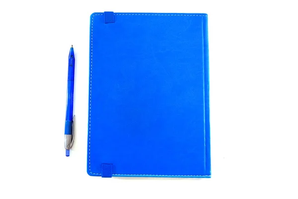 Синій Блокнот Синя Ручка Білому Тлі Крупним Планом — стокове фото