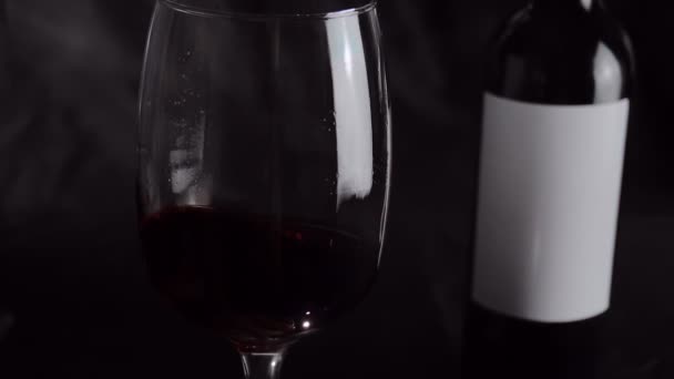 Rotation Verre Vin Rouge Gros Plan Ralenti Vidéos Full — Video