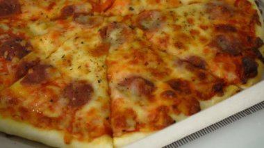 Pizza teslimat kutusunda, yakın plan..