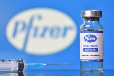 STARIY OSKOL, RUSSIA - 23 Kasım 2020: Pfizer ve biyoteknoloji COVID-19 'u önlemek için bir aşı geliştirildiğini duyurdu
