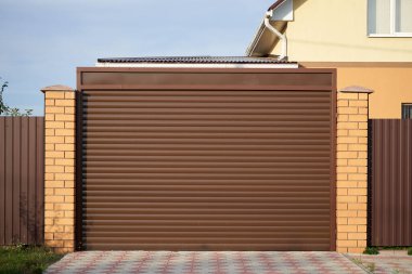 Otomatik olarak garaj kapısını kaldırma