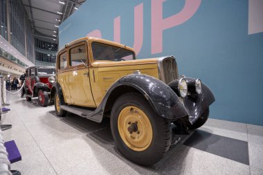 MOSCOW, RUSSIA - 3 Mayıs 2021: Peugeot 201 Br Domodeovo uluslararası havaalanında bir retro araba sergisinde