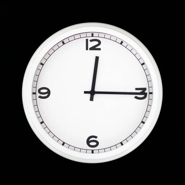 Білий Круглий Аналоговий Настінний Годинник Ізольований Чорному Тлі Чверть Якого — стокове фото