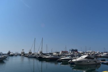 Soçi limanındaki yatlar..