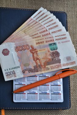  Ruble banknotları günlükte. Para.