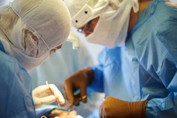 Surgery Surgeons Special Sterile Clothing Perform Surgical Operation — Stock Photo, Image