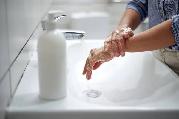 Händewaschen Durch Auftragen Von Waschmittel Prävention Von Viralen Und Bakteriellen — Stockfoto