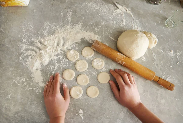 Shapes Dough Rolling Pin Floured Table Kitchen — Foto de Stock