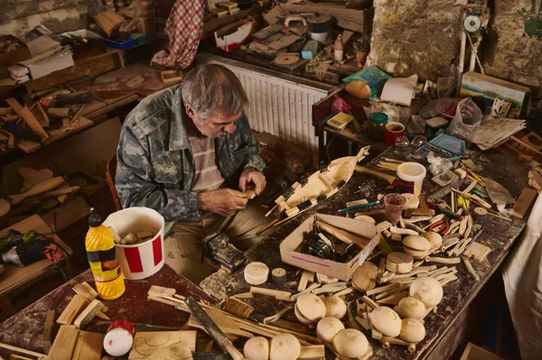 Handgefertigtes Segelboot Aus Holz Der Tischlerei Handwerker Bastelt Hölzernes Segelboot — Stockfoto