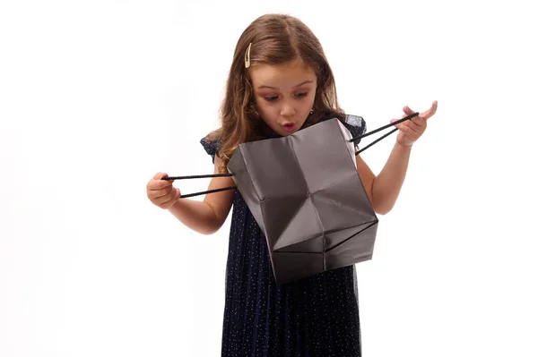 Surpreendido Bonito Anos Menina Pequena Menina Vestindo Vestido Azul Escuro — Fotografia de Stock