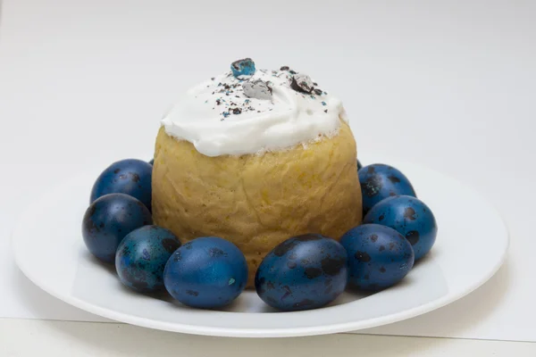 Paskalya kek ve yumurta mavi