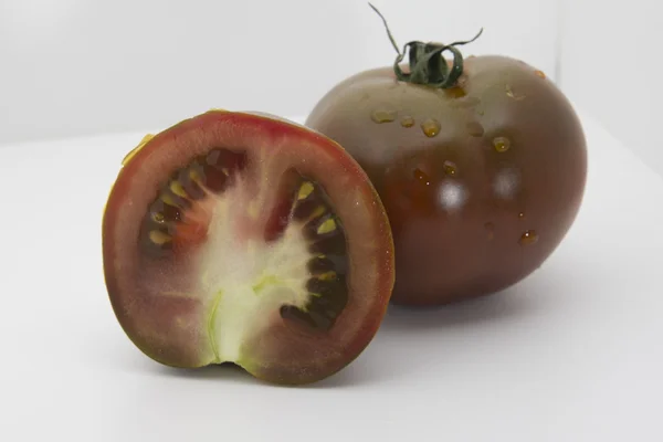 Kumato, karanlık domates dilimi