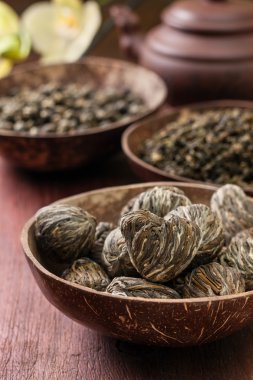 yeşil çay (karanlık farklı türleri)