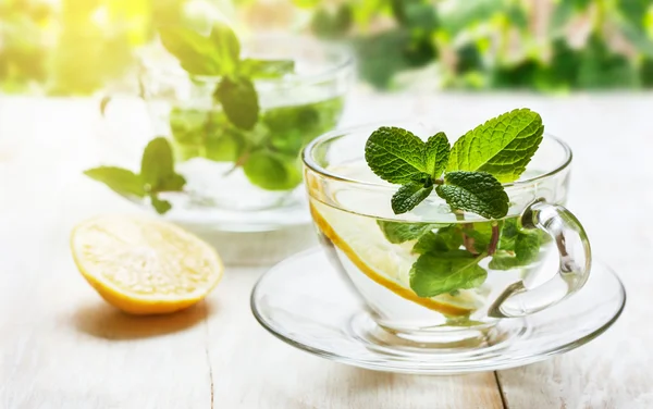 Herbata z mięty i cytryny — Zdjęcie stockowe