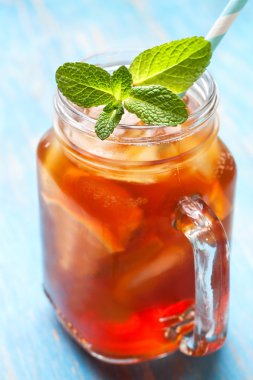 buzlu çay nane ve limon ile