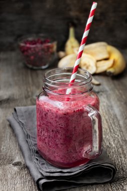 Smoothie muz ve çilek