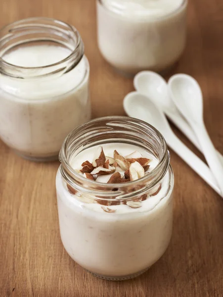 Yogur casero leche de almendras (Tonificación ) —  Fotos de Stock