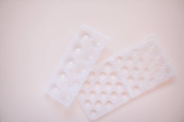 Yumurta ambalajı: geri dönüştürülebilir ve plastik. Atık ayıklama. Ekolojik sorunlar