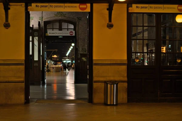 Entrada Estación Terminal Valencia Por Noche — Foto de Stock