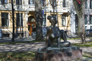 Oslo, Norveç'in sokakta bir kadın heykeli.