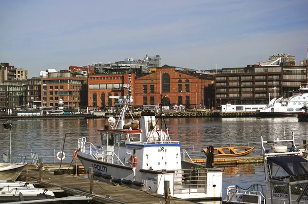 Polisen båt i hamnen i Oslo, Norge — Stockfoto