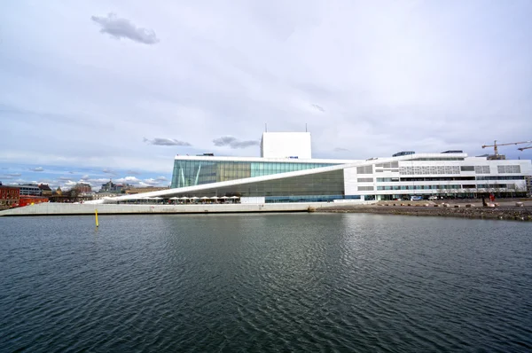 Vue de la mer à l'Opéra d'Oslo. Norvège, le 08 mai 2013 — Photo