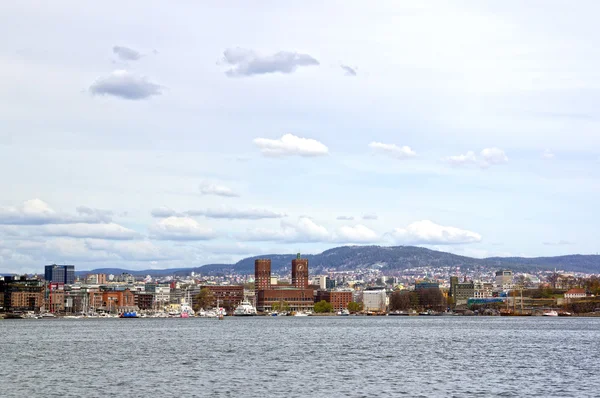 Blick vom Meer auf Oslo und den Oslo-Fjord. Norwegen, 08. Mai 2013 — Stockfoto