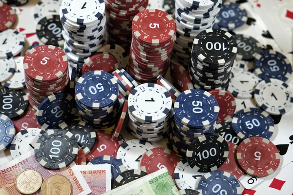 The place of a poker player; cards, chips and money — Stock Photo, Image
